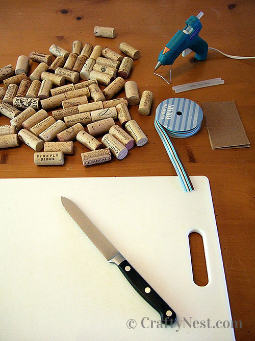 DIY Wine Cork Trivet - Crafty Nest